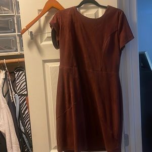 Burgundy short sleeve side dress